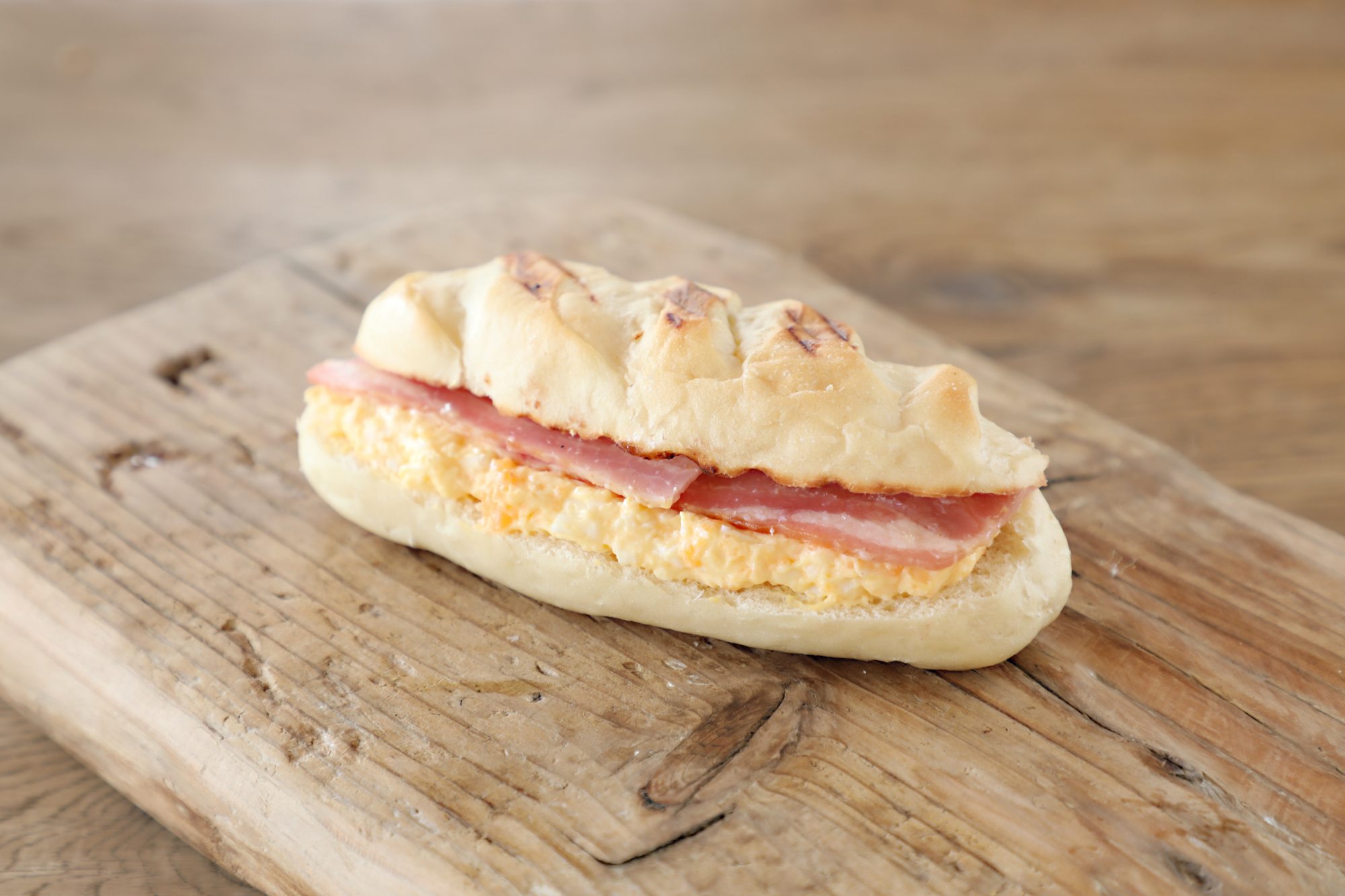 ローストベーコンと<br>タマゴサラダのパニーニ